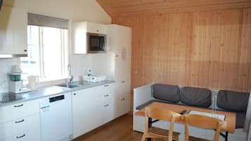 Cabaña (6 Beds) | Cocina privada | Refrigerador, microondas, parrilla de estufa y lavavajillas