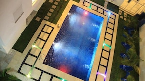 Outdoor pool, pool loungers - Hotel Ahoefa King Salomon Garden (Lomé)