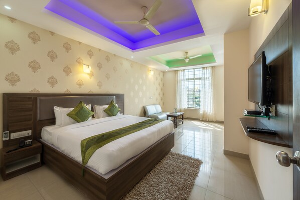 Deluxe Room, 1 King Bed | Iron/ironing board, rollaway beds, free WiFi, bed sheets