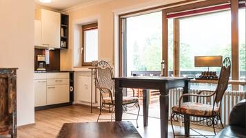 Laber (incl. cleaning fee) | Essbereich im Zimmer