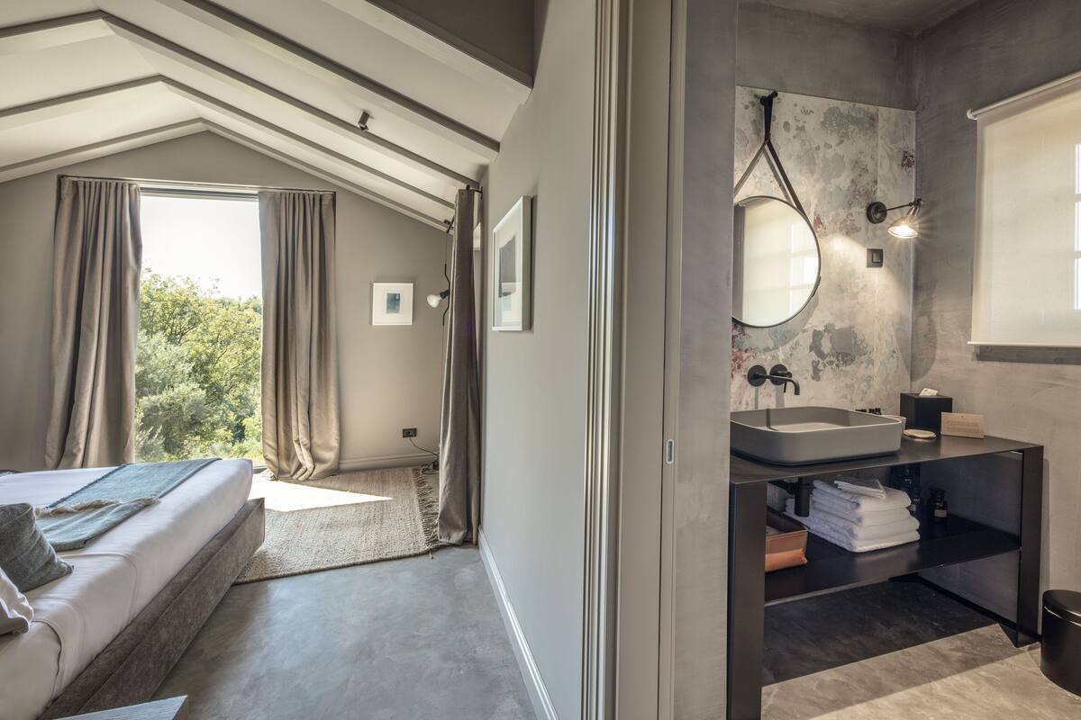 design villa, 1 king bed, garden view | 1 bedroom, premium bedding, pillow-top beds, minibar