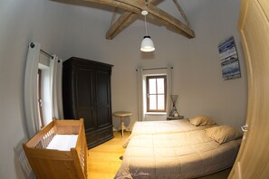Cottage, Courtyard View (La Tour) | Individually decorated, individually furnished, desk, blackout drapes - Ferme Chateau Laneffe (Walcourt)
