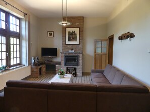 Cottage, Courtyard View (La Dependance) | Individually decorated, individually furnished, desk, blackout drapes - Ferme Chateau Laneffe (Walcourt)