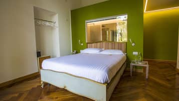 Deluxe Double Room, Balcony, Partial Sea View | Soundproofing, free WiFi