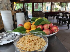Frokostbuffé hver dag (mot et tillegg)