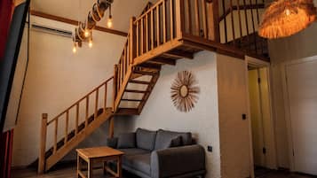 Exclusive Loft, 1 King Bed, Non Smoking, Mountain View | 1 bedroom, iron/ironing board, free WiFi, bed sheets