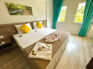 Chambre Double Standard | 1 chambre, fer et planche à repasser, Wi-Fi gratuit, draps fournis