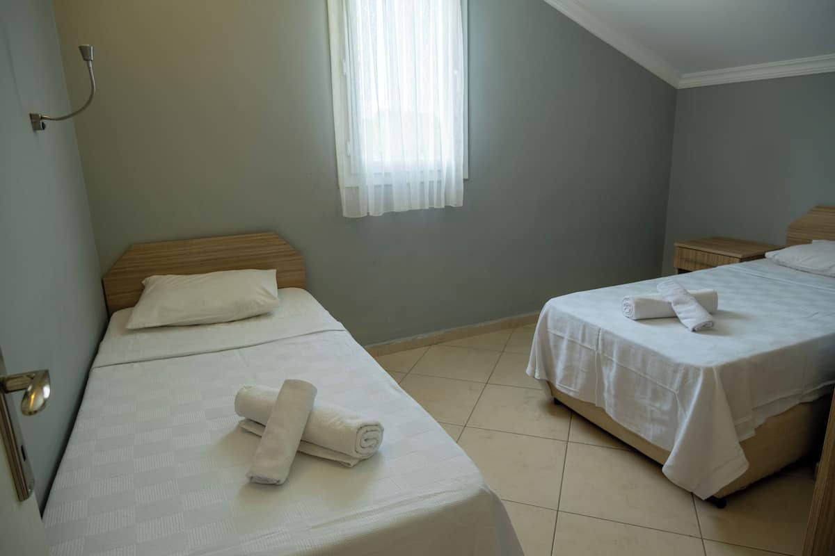 1 bedroom, iron/ironing board, free cots/infant beds, bed sheets