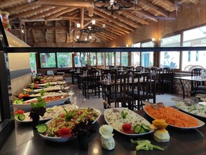 Breakfast, lunch and dinner served - Gunes Boutique Hotel (Fethiye)