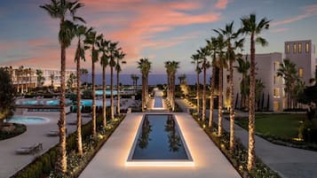 Indoor pool, 8 outdoor pools, sun loungers