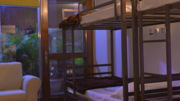 In-room safe, free WiFi, bed sheets