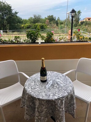 Deluxe Double Room, Sea View | Balcony