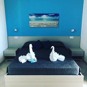 Deluxe-Doppelzimmer, Meerblick | Minibar, Zimmersafe, schallisolierte Zimmer, kostenloses WLAN