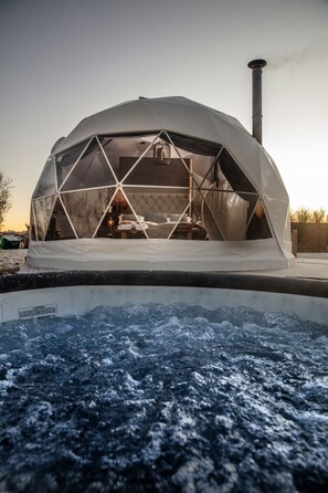 Deluxe Dome | Private spa tub