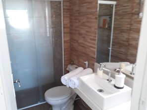 Handtücher, Seife, Toilettenpapier
