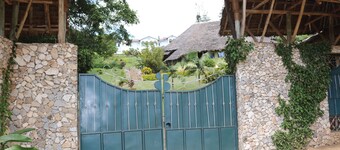 Taita Rocks Hotel