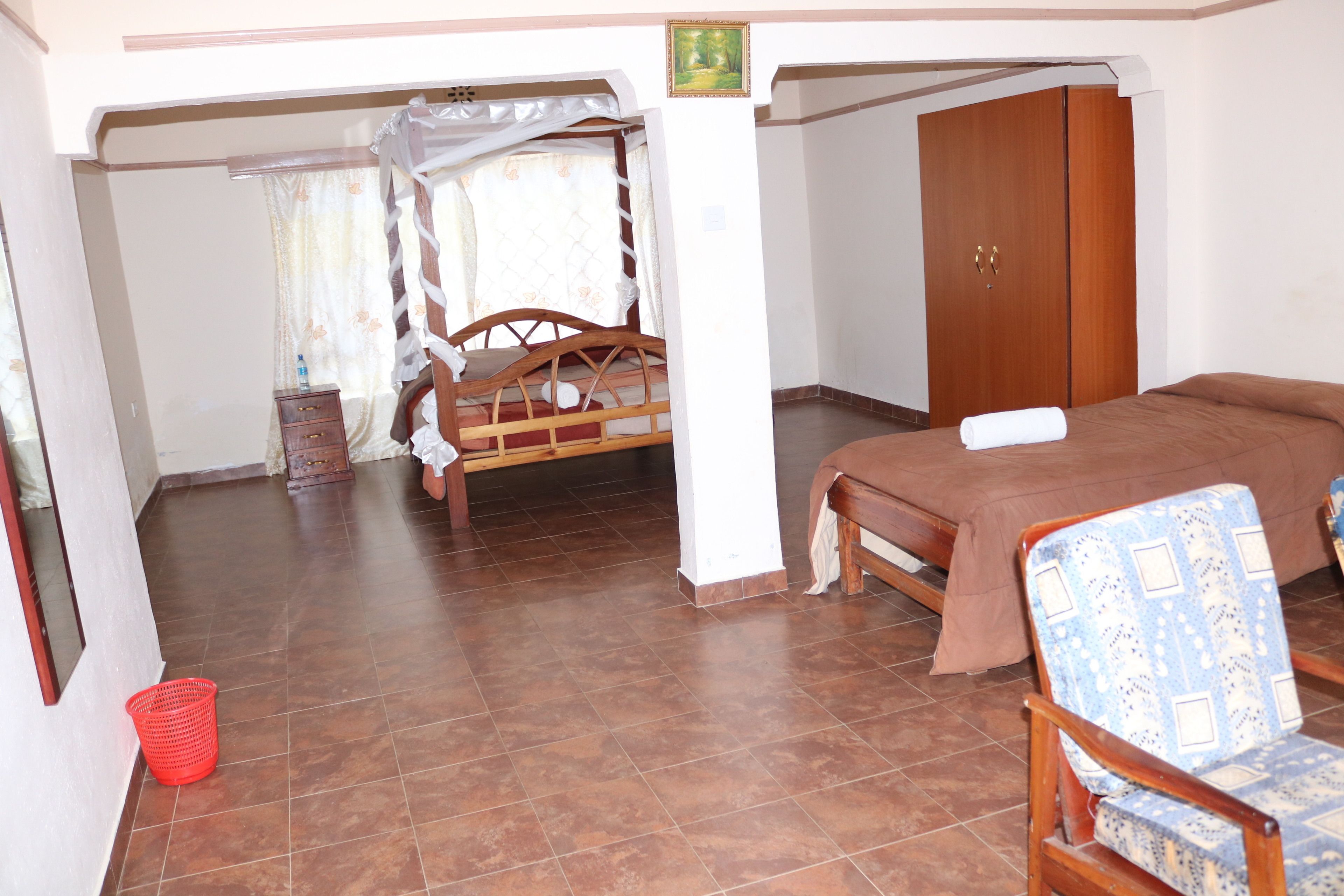Room, 1 Queen Bed | 1 bedroom, soundproofing, iron/ironing board, rollaway beds