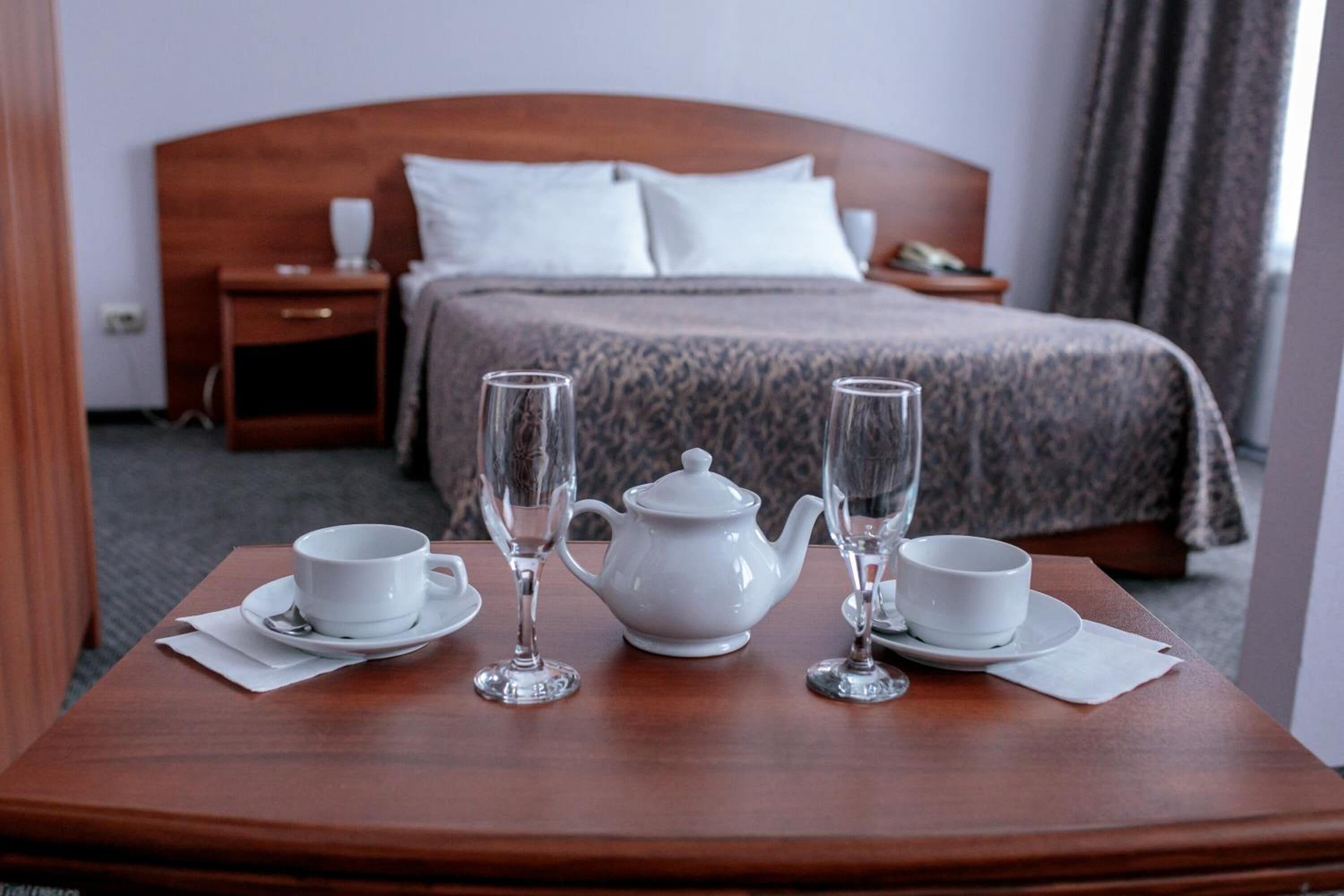 Coffee/tea maker, electric kettle