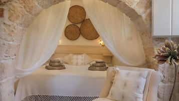 2 bedrooms, individually decorated, individually furnished