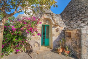 Exterior detail - Il Pinnacolo Verde (Alberobello)
