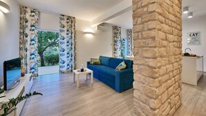 Family House, Multiple Beds, Garden View | Living area
