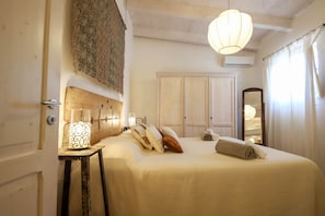 Individually decorated, individually furnished, iron/ironing board - TD Trulli della Rosatella Typical Trulli w/ Pool (Castellana Grotte)