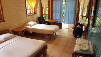 1 chambre, fer et planche Ă repasser, Wi-Fi gratuit, draps fournis