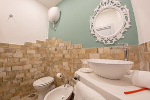 Comfort-Doppelzimmer, Stadtblick | Badezimmer