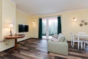 Apartment, 2 Bedrooms | Living area