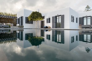 Exterior - Myconian Platinum Senior Villa (Mykonos)