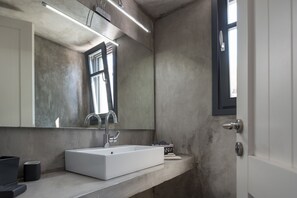 Senior Villa, Sea View | Bathroom