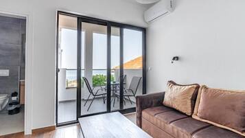 Căn hộ có tầm nhìn toàn cảnh, 1 giường cỡ queen và sofa giường, quang cảnh biển | Bàn ủi/dụng cụ ủi quần áo, truy cập Internet không dây miễn phí