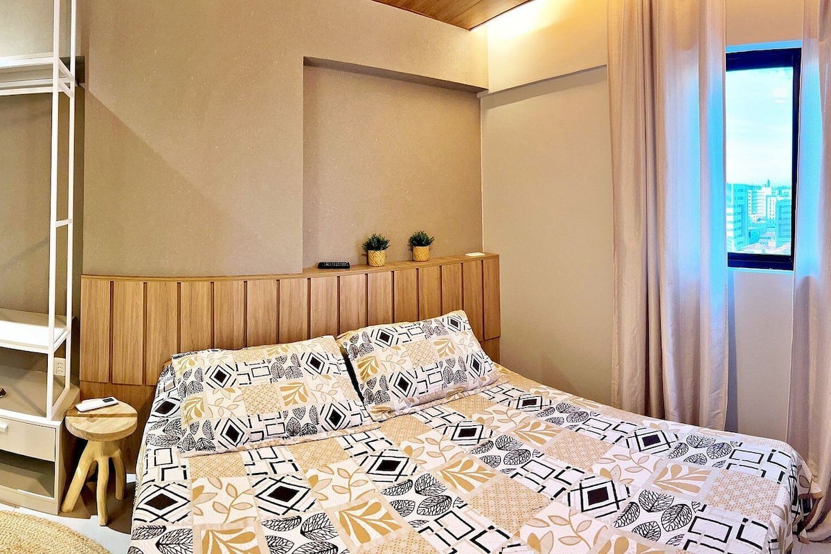 Apartment (1007) | 1 bedroom, premium bedding, pillowtop beds, individually furnished