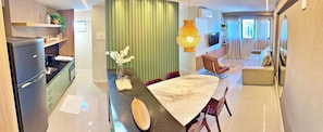 Apartment (1007) | Ruang tamu | 42 inci sebuah televisyen pintar dengan digital, TV, Netflix