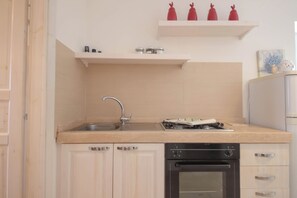 Apartment, 2 Bedrooms | Interior - TD Casette Pricci - Casetta Peperoncino (Castellana Grotte)