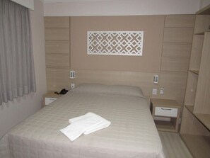 Minibar, in-room safe, desk, blackout drapes - Hotel Mariani (Lajeado)
