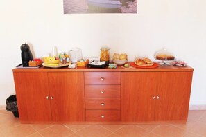 Free daily buffet breakfast - B&B La Bussola (Pachino)