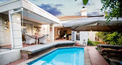 VINEYARD holiday home in SECURITY estate, 22km from Cape Town International AP