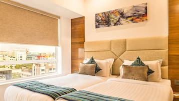 Standard Room, 1 Twin Bed | 1 bedroom, minibar, in-room safe, desk