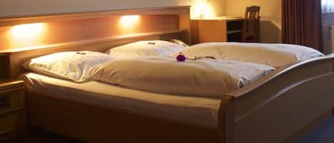 Double Room, 1 Double Bed | Desk, free WiFi