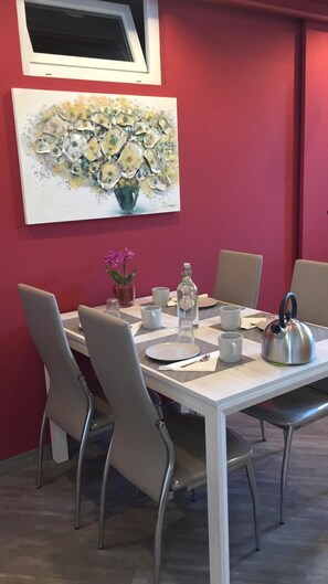 Deluxe Apartment, 1 Bedroom | In-room dining - Barrilli Luxury Apartment (Milan)