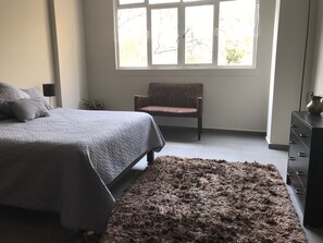 4 Schlafzimmer, Bügeleisen/Bügelbrett, Internetzugang, Bettwäsche