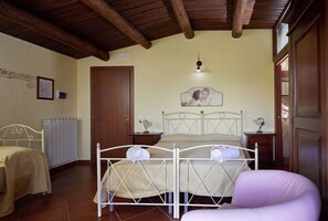 Double Room, 1 Queen Bed