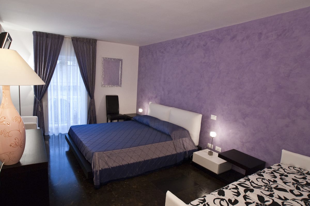 Family Oda | Kaliteli yatak takımı, minibar, ücretsiz kablosuz İnternet