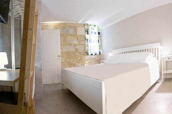 Superior Double Room, 1 King Bed | Premium bedding, minibar, free WiFi, bed sheets