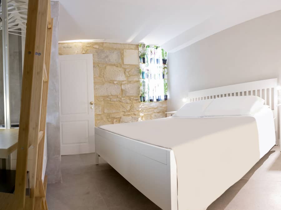 Superior Double Room, 1 King Bed | Premium bedding, minibar, free WiFi, bed sheets