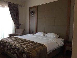 1 bedroom, minibar, in-room safe, desk