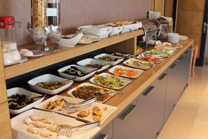 매일 뷔페 무료 아침 식사 포함