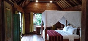 Desk, free WiFi, bed sheets - Jatiwangi Villa (Penebel)