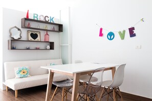Family Apartment, 1 Queen Bed with Sofa bed, City View | Living room